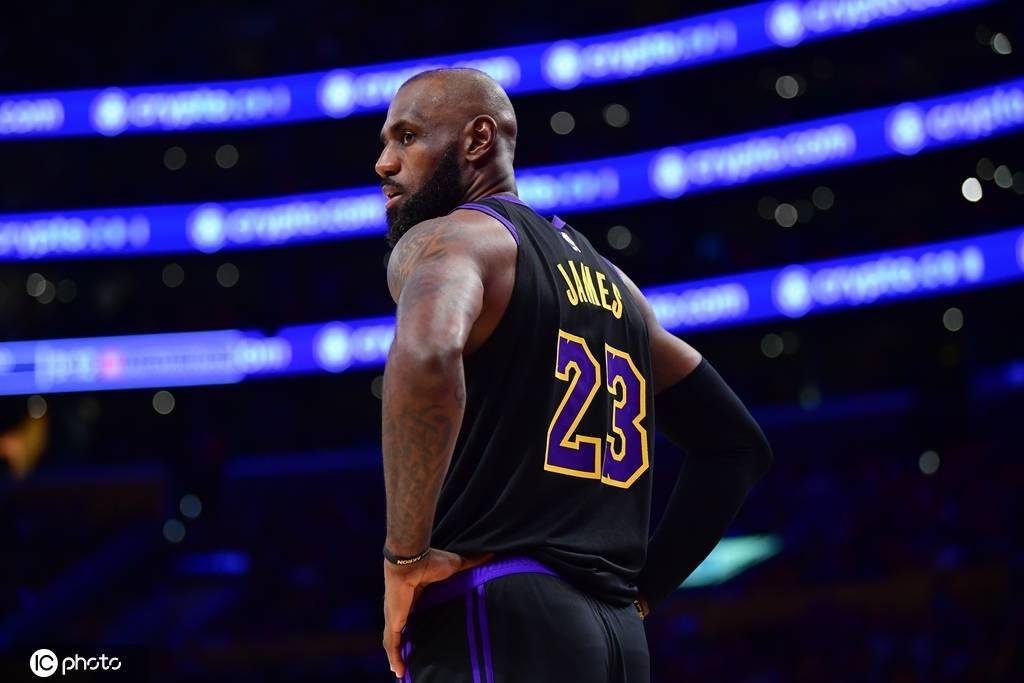 NBA夏窗前瞻：老詹要去勇士了？小卡浓眉入局